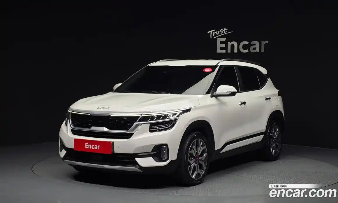 Kia Seltos 2023 1.6 Автомат в Москве № 123048, фото 3