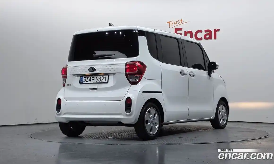 Kia Ray 2021 1.0 Автомат в Москве № 124404, фото 11