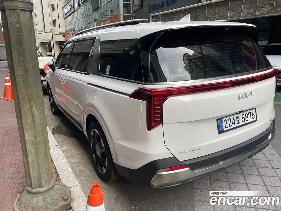 Kia Canival 2024 1.6 Автомат в Москве № 12763, фото 11