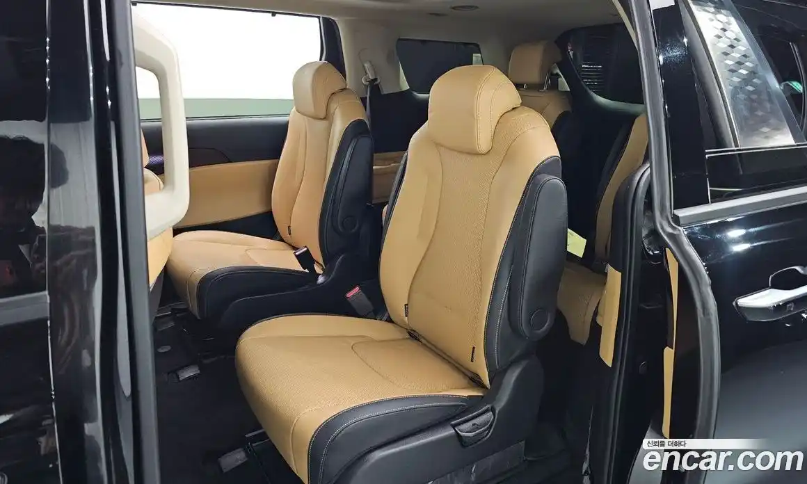 Kia Canival 2023 3.5 Автомат в Москве № 128728, фото 12