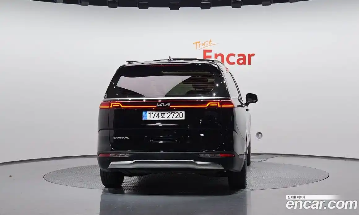 Kia Canival 2023 3.5 Автомат в Москве № 128728, фото 4