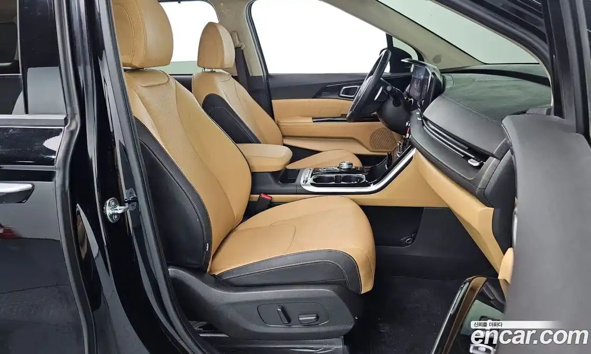 Kia Canival 2023 3.5 Автомат в Москве № 128728, фото 10