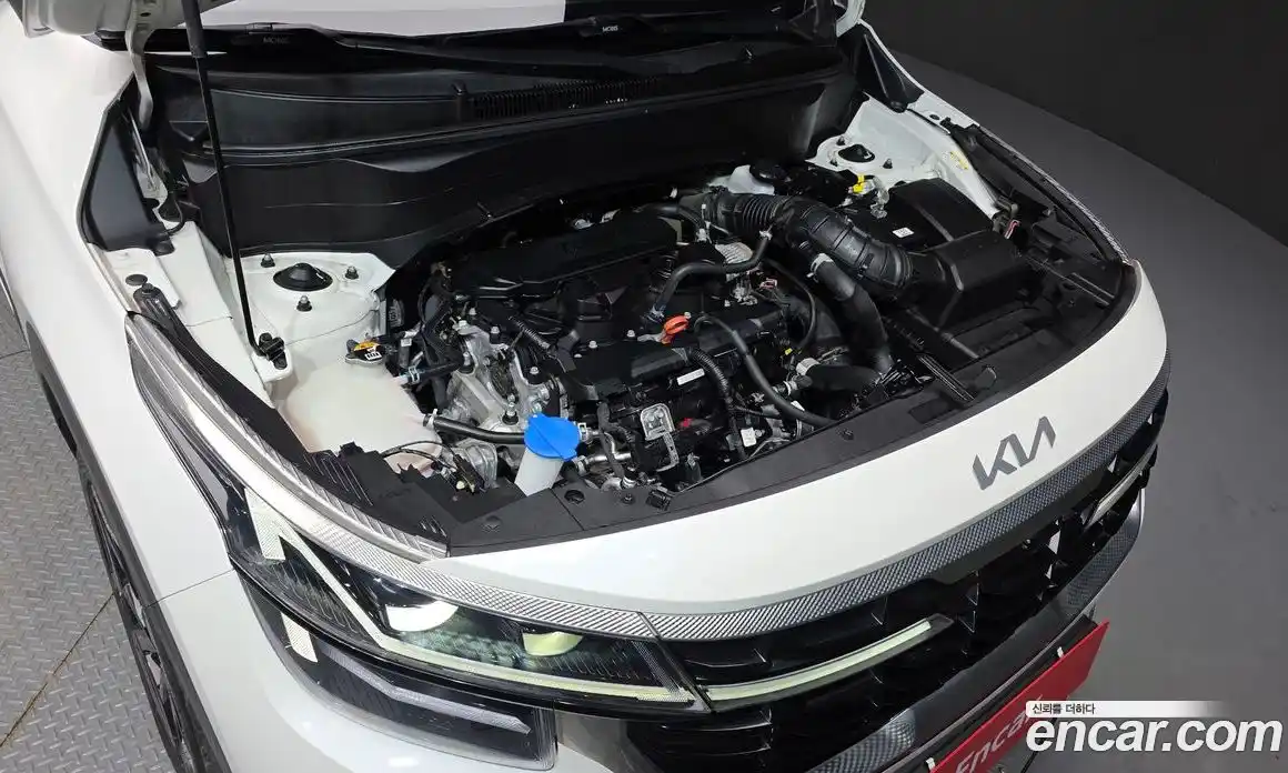 Kia Seltos 2023 1.6 Автомат в Москве № 132439, фото 8