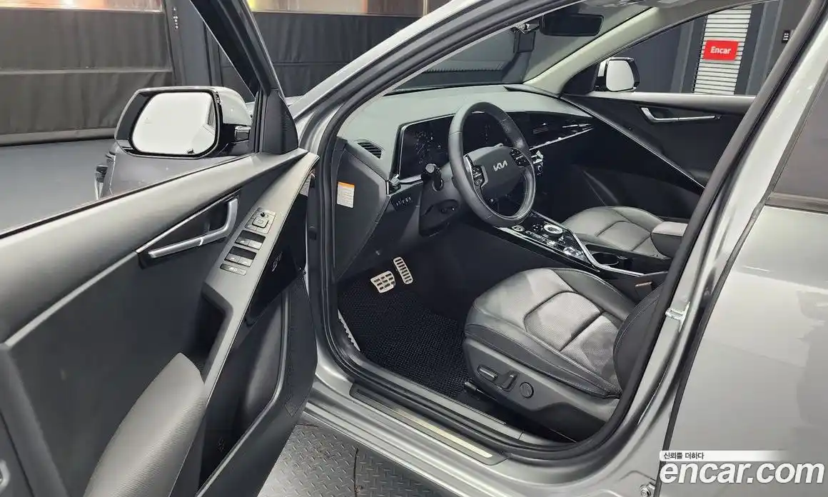 Kia Niro 2022 1.6 Автомат в Москве № 132948, фото 7