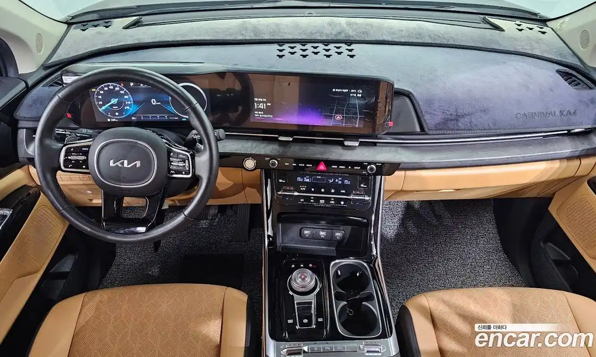 Kia Canival 2023 3.5 Автомат в Москве № 133948, фото 13