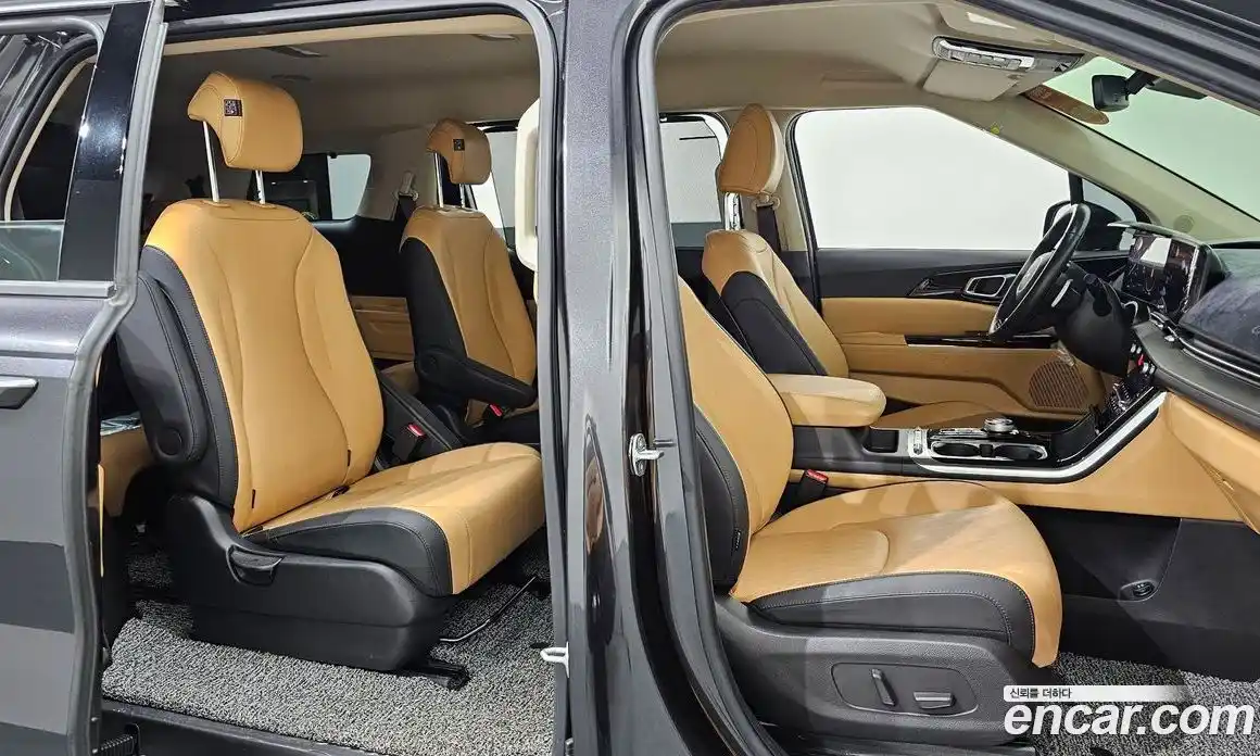 Kia Canival 2023 3.5 Автомат в Москве № 133948, фото 18