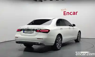Mercedes-Benz E-Class 2023 2.0 Автомат в Москве № 136118, миниатюра 2