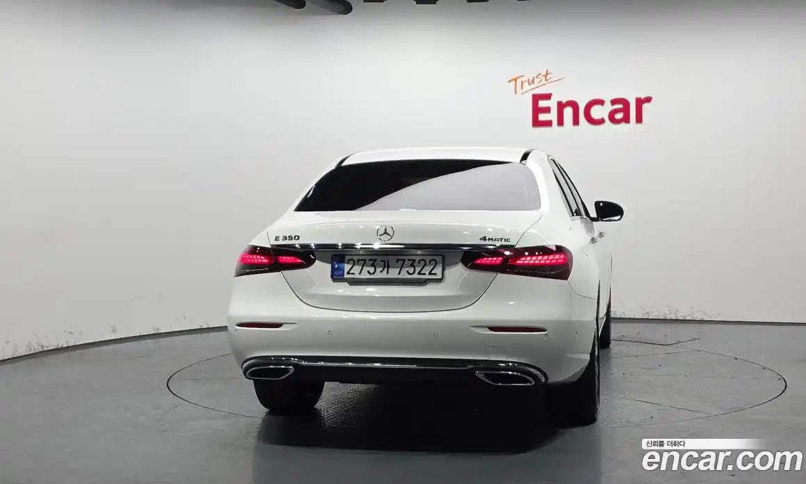 Mercedes-Benz E-Class 2023 2.0 Автомат в Москве № 136118, фото 4