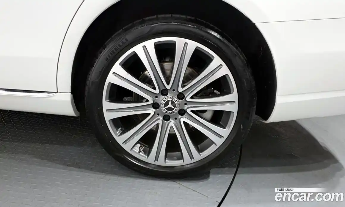 Mercedes-Benz E-Class 2023 2.0 Автомат в Москве № 136118, фото 5