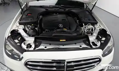 Mercedes-Benz E-Class 2023 2.0 Автомат в Москве № 136118, миниатюра 6