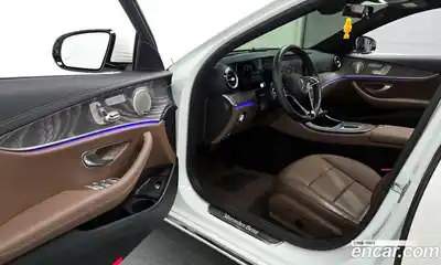 Mercedes-Benz E-Class 2023 2.0 Автомат в Москве № 136118, миниатюра 10