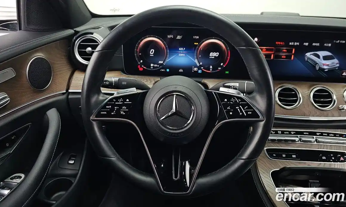 Mercedes-Benz E-Class 2023 2.0 Автомат в Москве № 137045, фото 13