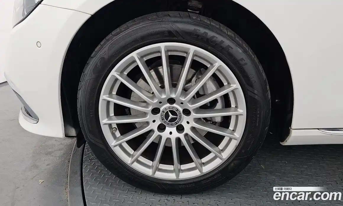 Mercedes-Benz E-Class 2023 2.0 Автомат в Москве № 137045, фото 5