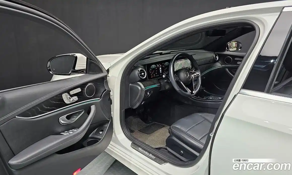 Mercedes-Benz E-Class 2023 2.0 Автомат в Москве № 139773, фото 17