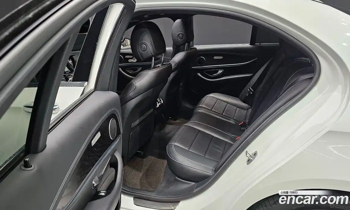 Mercedes-Benz E-Class 2023 2.0 Автомат в Москве № 139773, фото 18