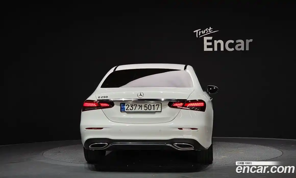 Mercedes-Benz E-Class 2023 2.0 Автомат в Москве № 139773, фото 7