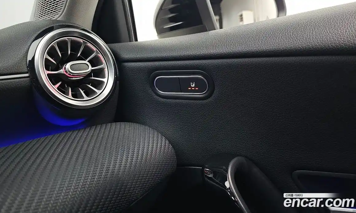 Mercedes-Benz A-Class 2020 2.0 Автомат в Москве № 141551, фото 18