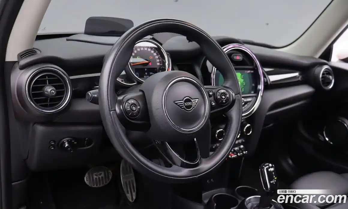 Mini Cooper 2020 1.5 Автомат в Москве № 149315, фото 11