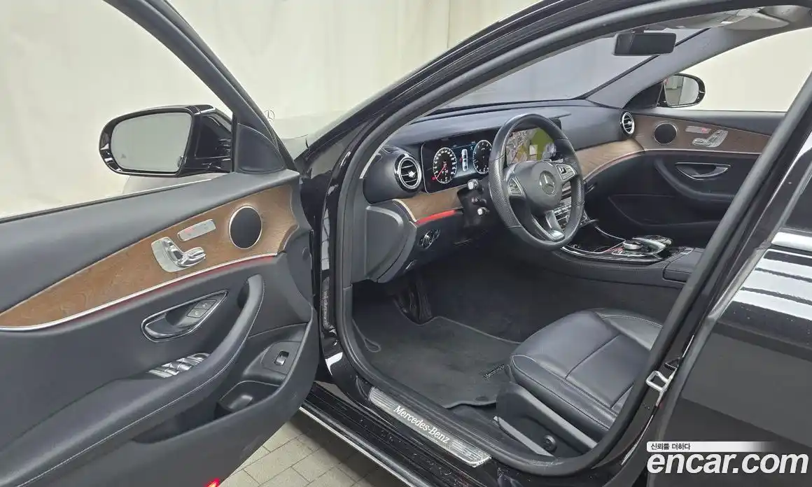 Mercedes-Benz E-Class 2018 2.0 Автомат в Москве № 150708, фото 13