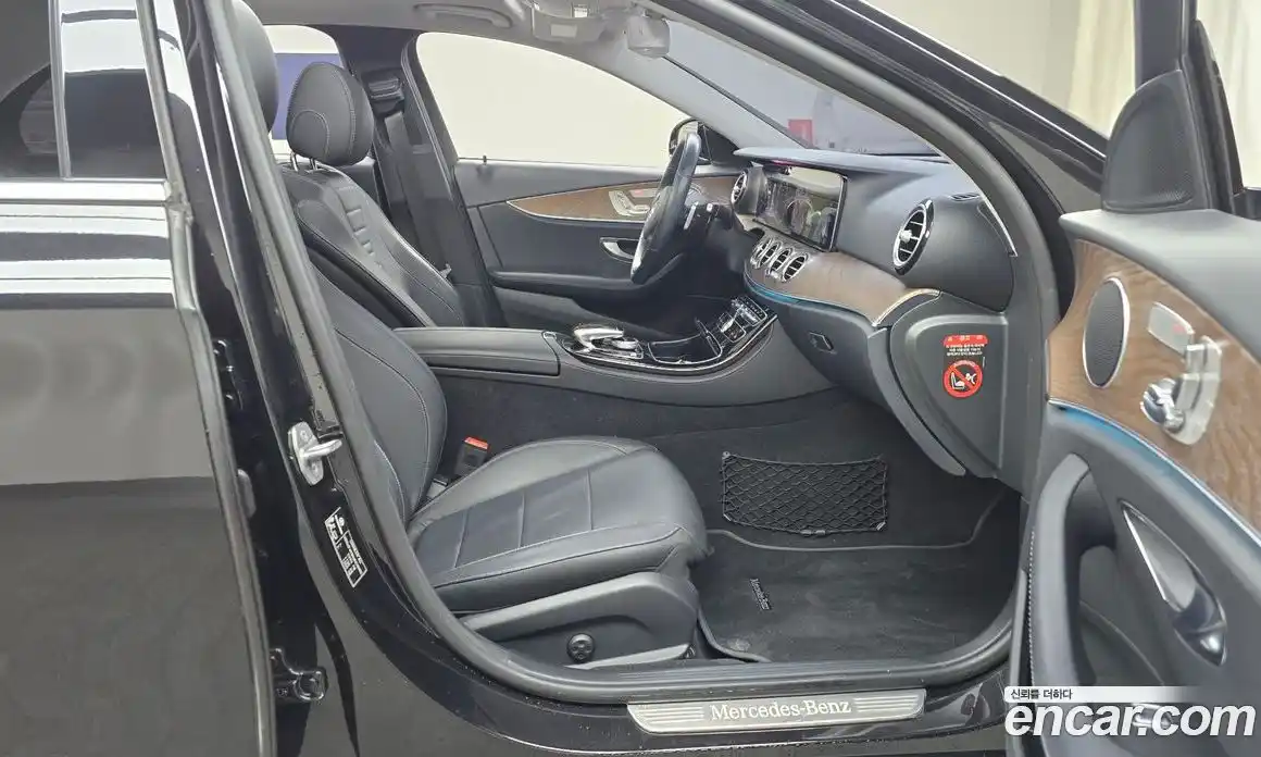 Mercedes-Benz E-Class 2018 2.0 Автомат в Москве № 150708, фото 16