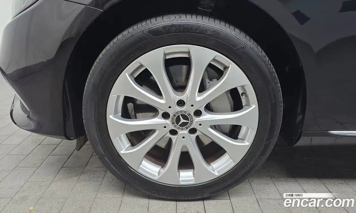 Mercedes-Benz E-Class 2018 2.0 Автомат в Москве № 150708, фото 17