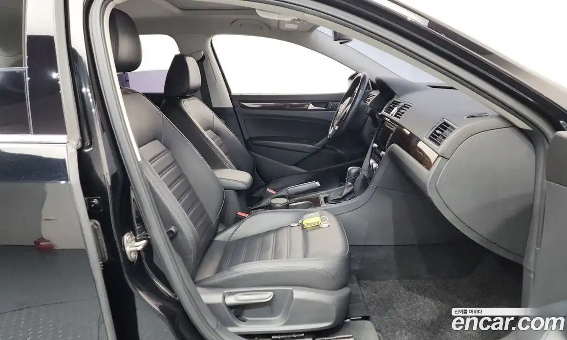 Volkswagen Passat 2015 1.8 Автомат в Москве № 153349, фото 1