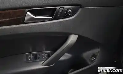 Volkswagen Passat 2015 1.8 Автомат в Москве № 153349, миниатюра 4