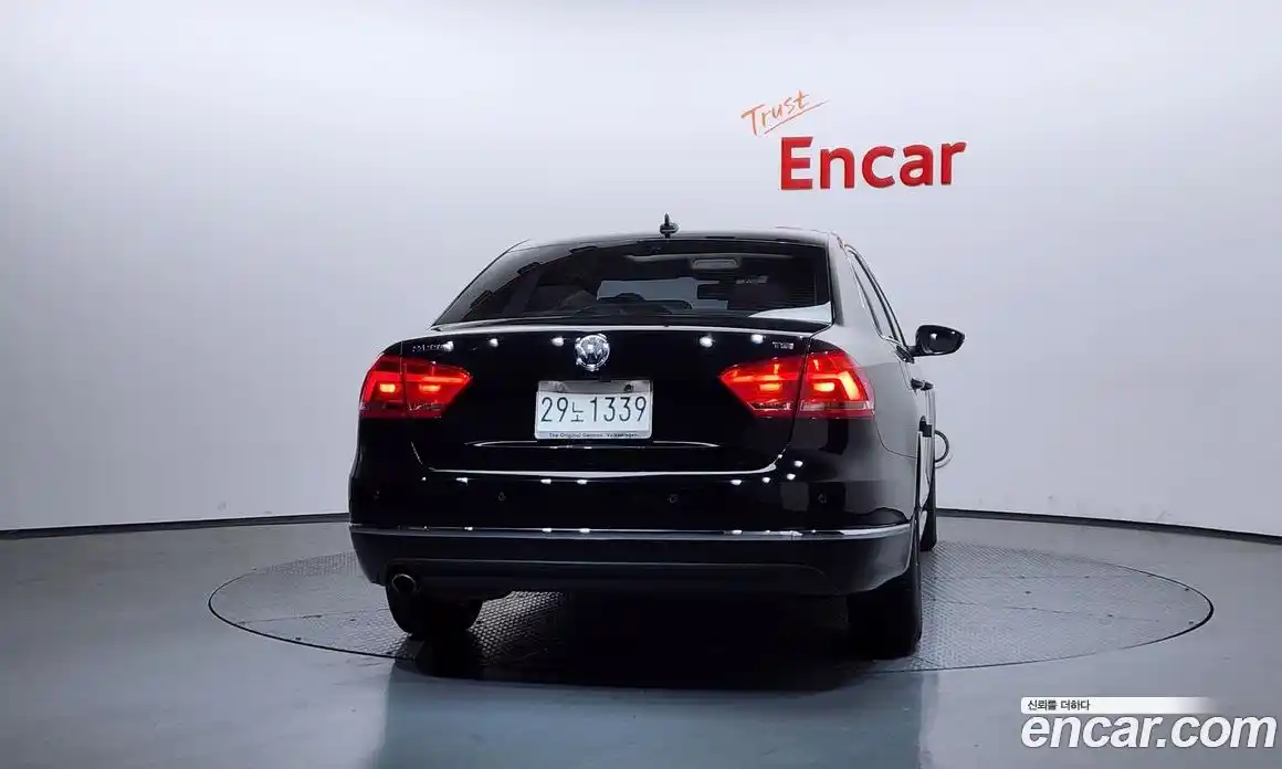 Volkswagen Passat 2015 1.8 Автомат в Москве № 153349, фото 9