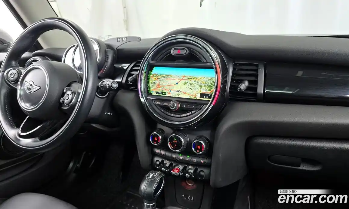 Mini Cooper 2016 1.5 Автомат в Москве № 153522, фото 15