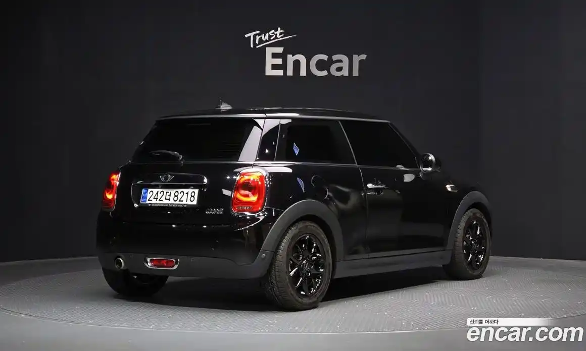 Mini Cooper 2016 1.5 Автомат в Москве № 153522, фото 16