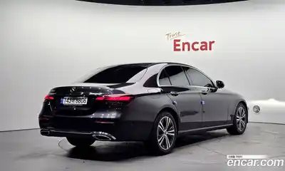 Mercedes-Benz E-Class 2021 2.0 Автомат в Москве № 158655, миниатюра 3