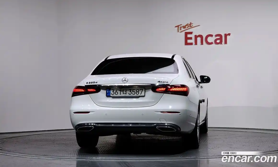 Mercedes-Benz E-Class 2022 1.9 Автомат в Москве № 161916, фото 15