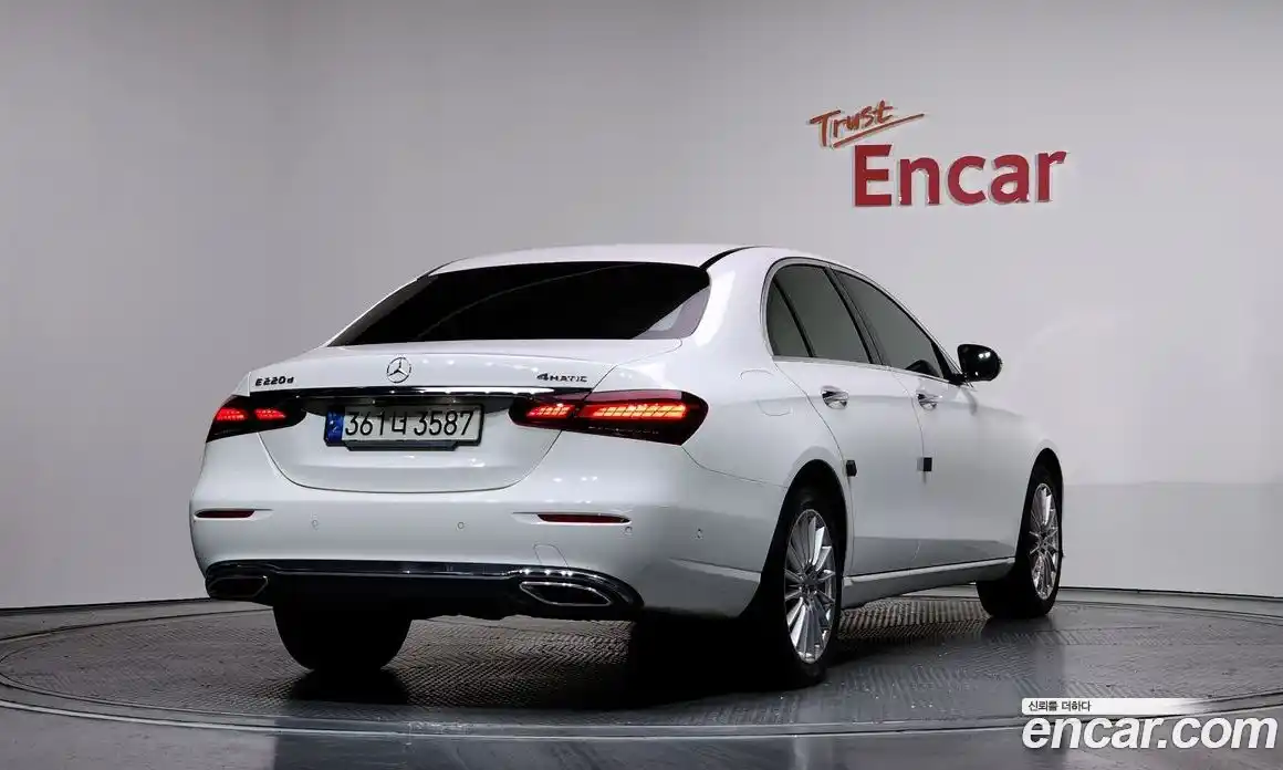 Mercedes-Benz E-Class 2022 1.9 Автомат в Москве № 161916, фото 20