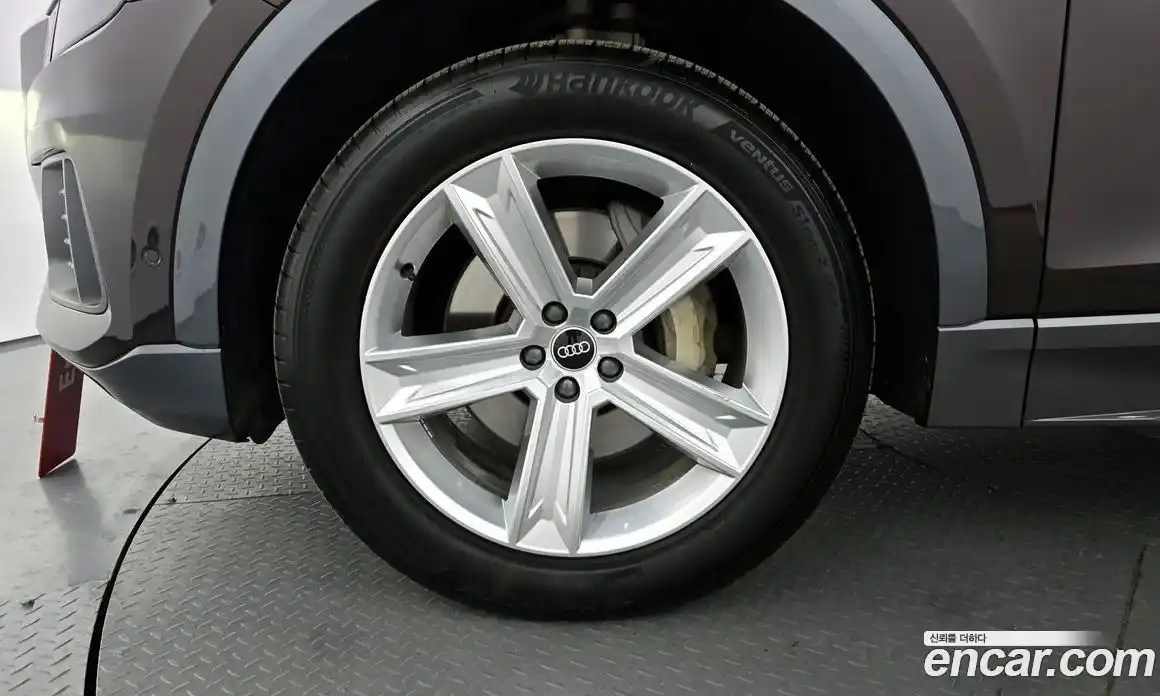 Audi Q8 2022 3.0 Автомат в Москве № 163642, фото 1