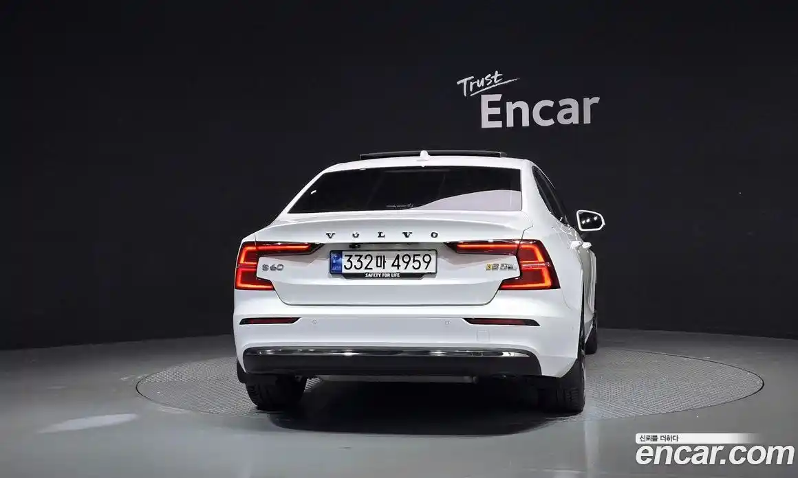 Volvo S60 2023 2.0 Автомат в Москве № 164297, фото 14