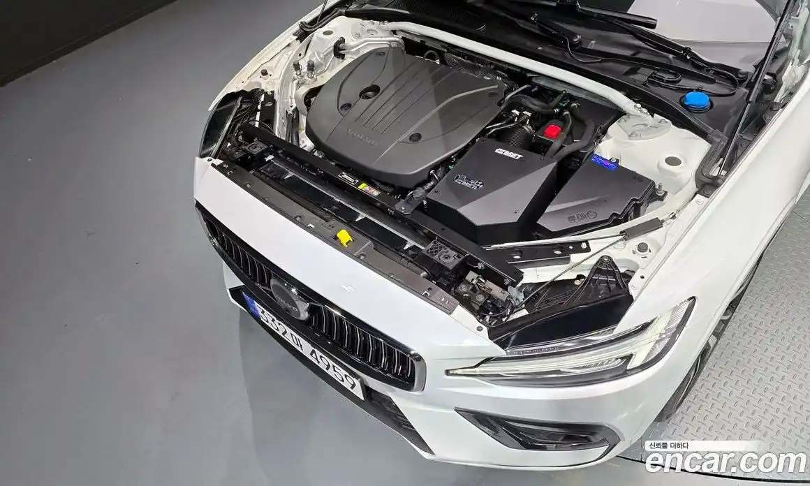 Volvo S60 2023 2.0 Автомат в Москве № 164297, фото 3