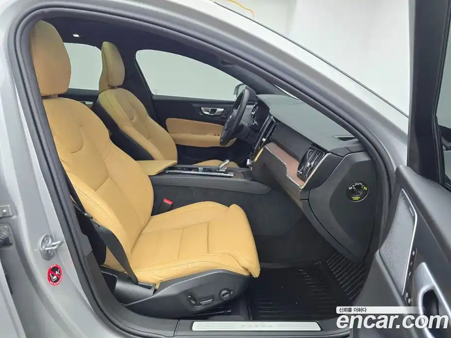 Volvo V60 2024 2.0 Автомат в Москве № 164728, фото 12