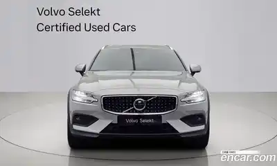 Volvo V60 2024 2.0 Автомат в Москве № 164728, миниатюра 2