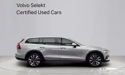 Volvo V60 2024 2.0 Автомат в Москве № 164728, миниатюра 3