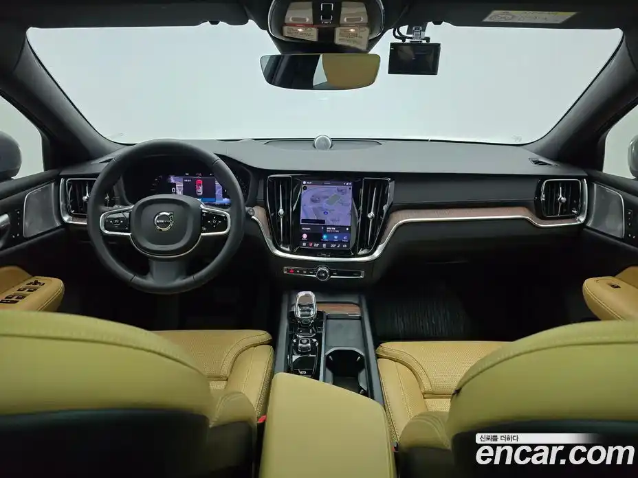 Volvo V60 2024 2.0 Автомат в Москве № 164728, фото 7