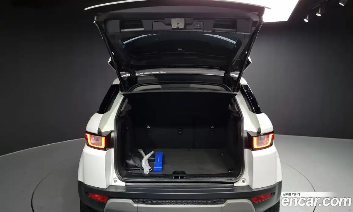 Land Rover Range-Rover Evoque 2017 2.0 Автомат в Москве № 166611, фото 11