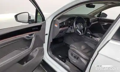 Volkswagen Touareg 2021 3.0 Автомат в Москве № 168763, миниатюра 10
