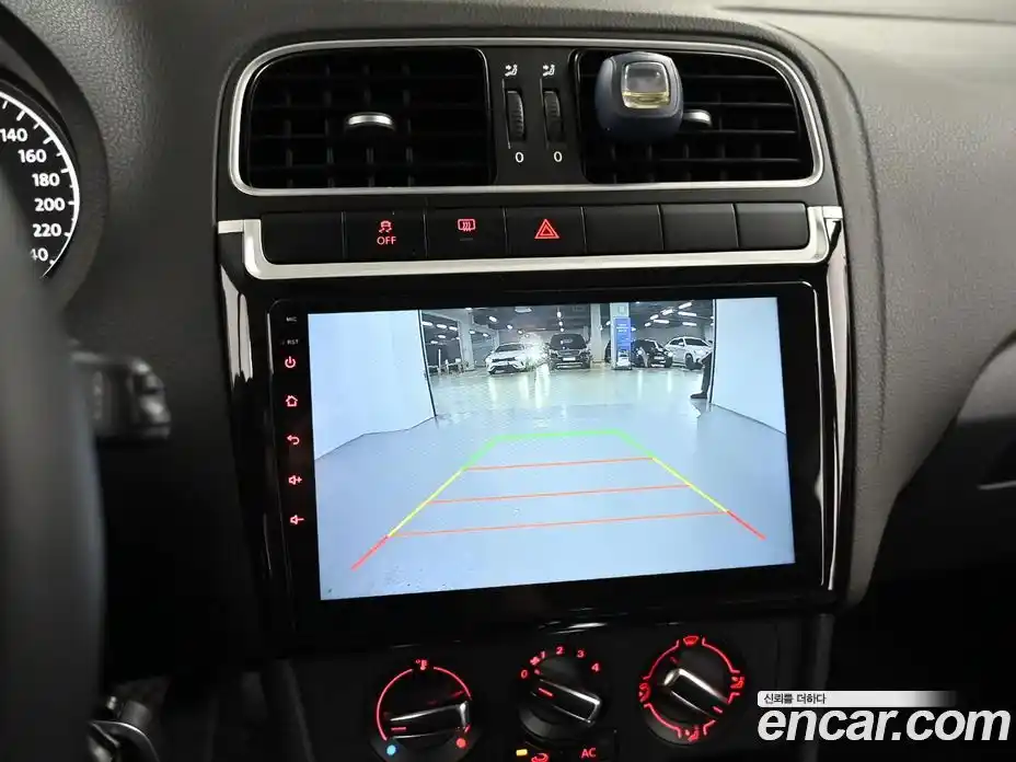 Volkswagen Polo 2013 1.6 Автомат в Москве № 168768, фото 15