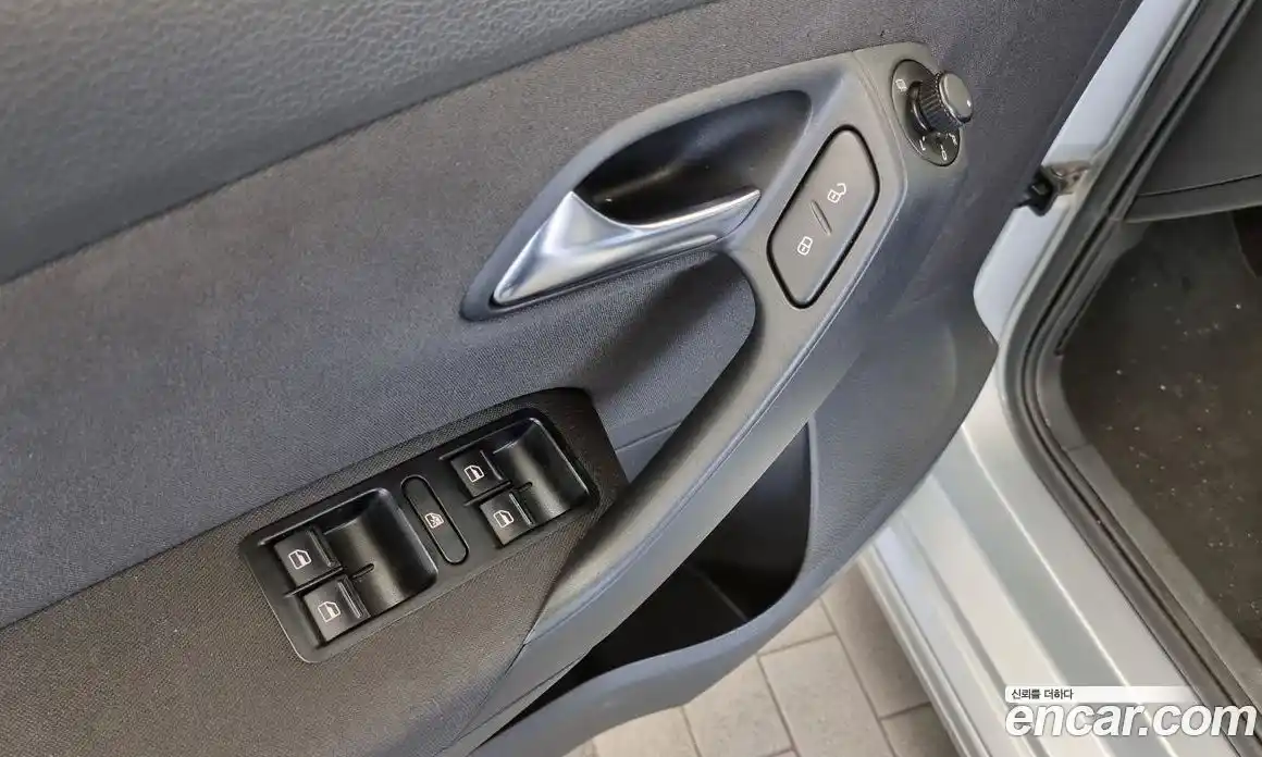 Volkswagen Polo 2013 1.6 Автомат в Москве № 168768, фото 17