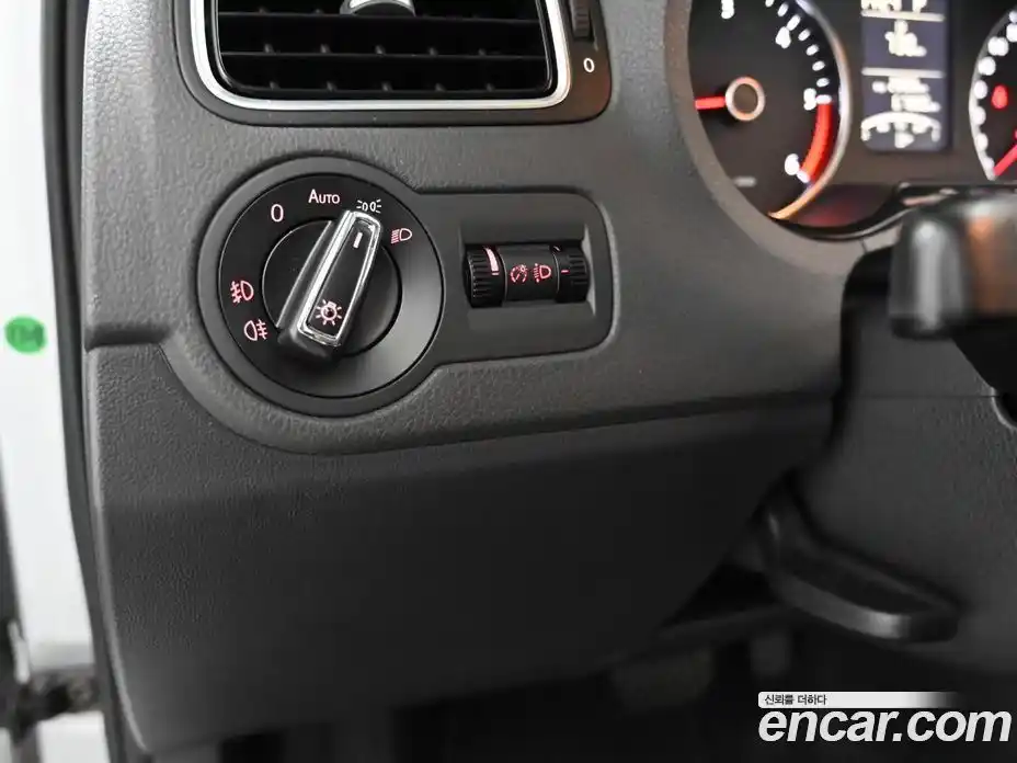 Volkswagen Polo 2013 1.6 Автомат в Москве № 168768, фото 18