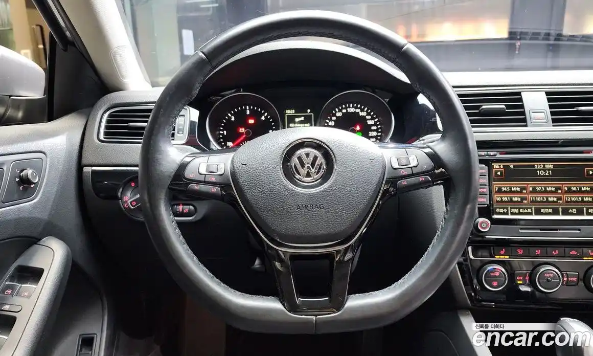 Volkswagen Jetta 2015 2.0 Автомат в Москве № 169065, фото 3