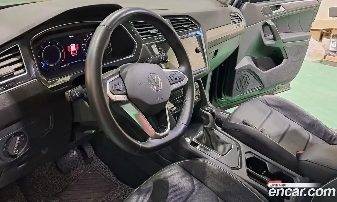 Volkswagen Tiguan 2023 2.0 Автомат в Москве № 169163, фото 15