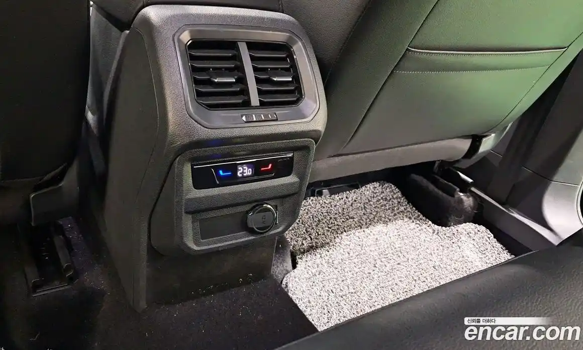 Volkswagen Tiguan 2023 2.0 Автомат в Москве № 169163, фото 6