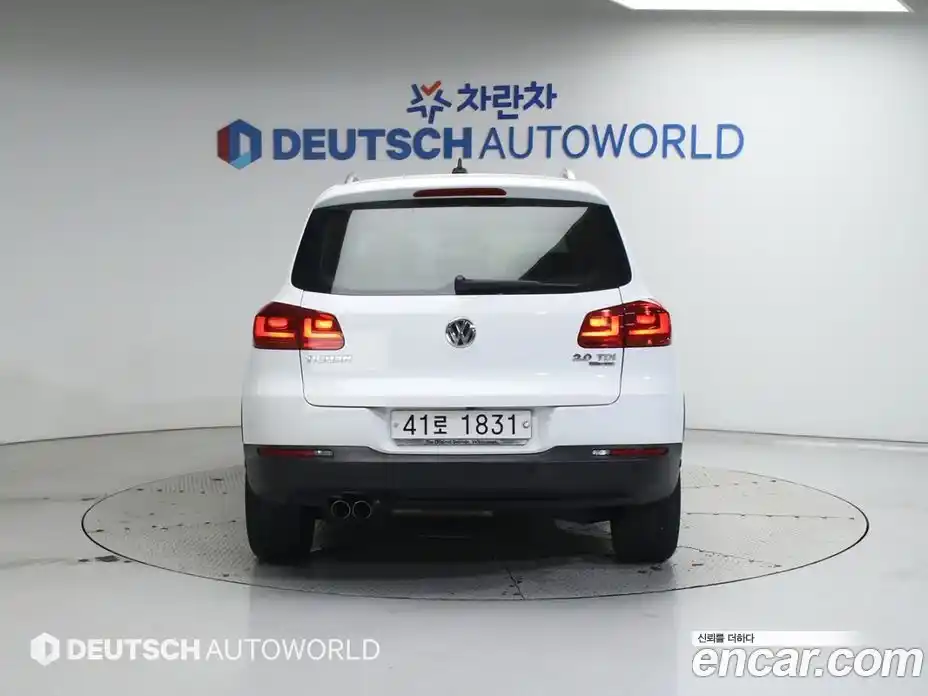 Volkswagen Tiguan 2015 2.0 Автомат в Москве № 169271, фото 4