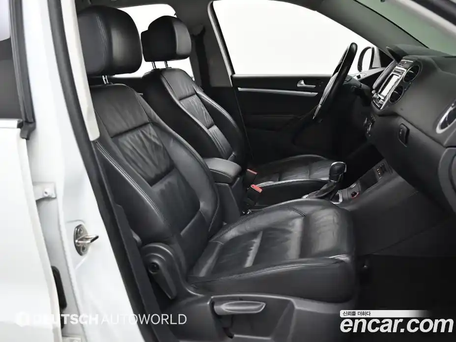 Volkswagen Tiguan 2015 2.0 Автомат в Москве № 169271, фото 10